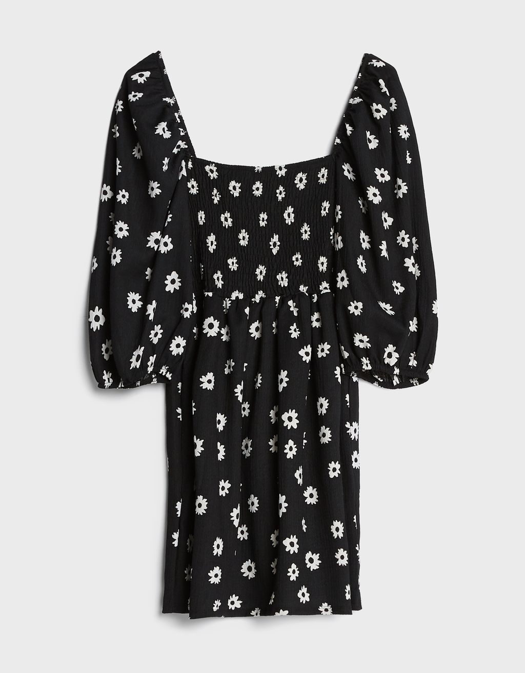 Este vestido babydoll de Bershka alarga las piernas y estiliza la figura 