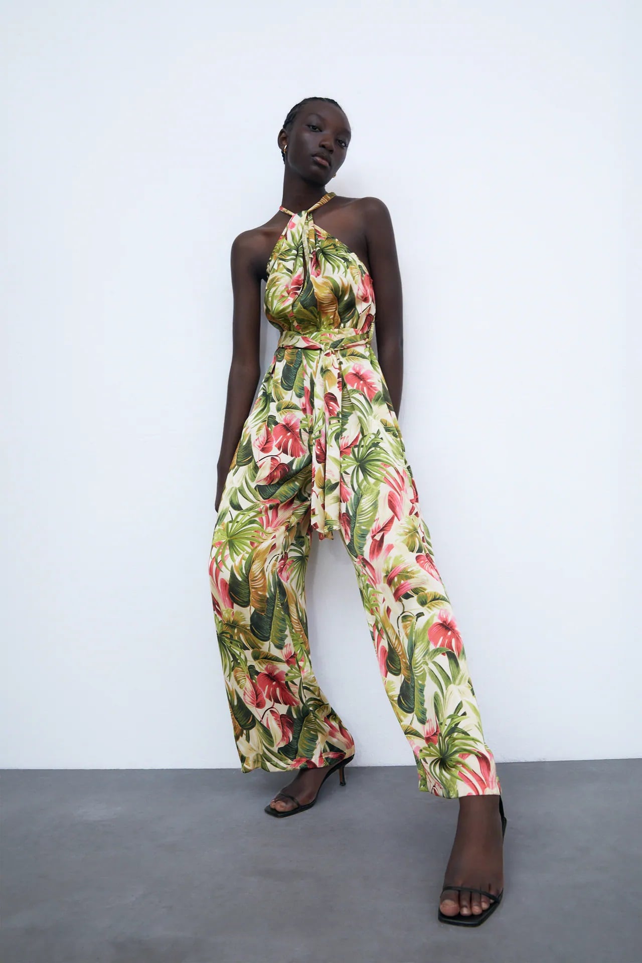 Zara: Este es el mono largo más vendido, solucionará tus looks de invitada por 49,95 euros