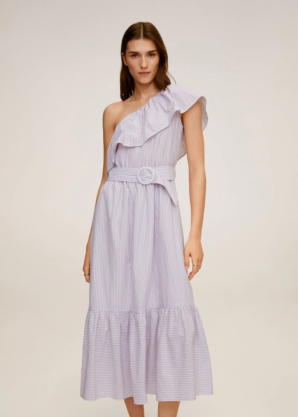 Este es el vestido de Mango m&aacute;s favorecedor de Paula Echevarr&iacute;a y est&aacute; de rebajas