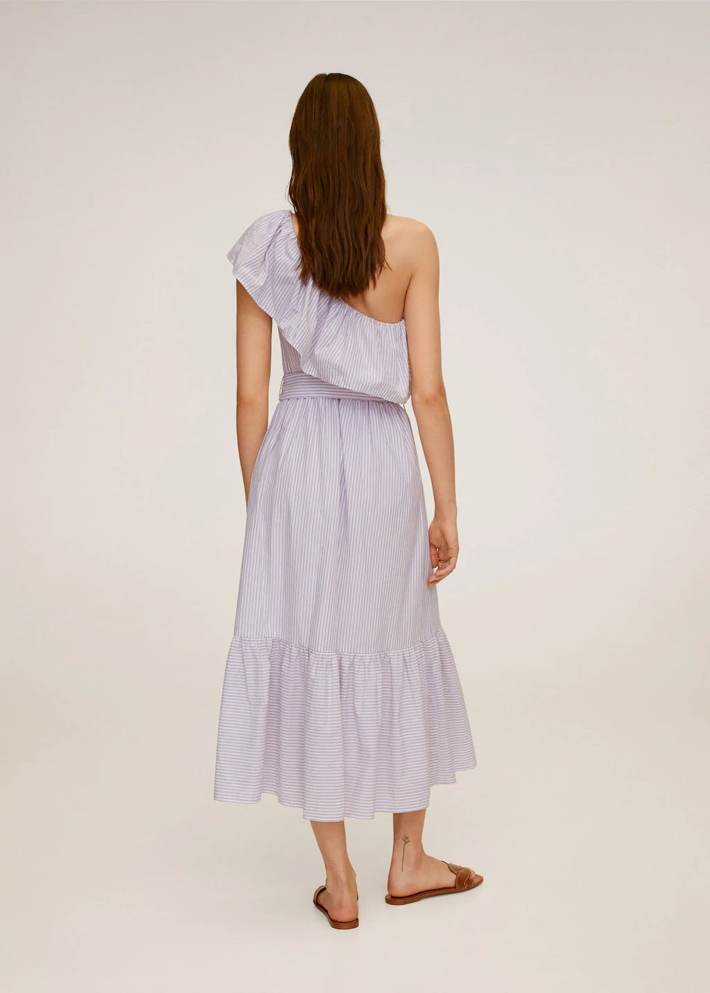 Este es el vestido de Mango m&aacute;s favorecedor de Paula Echevarr&iacute;a y est&aacute; de rebajas