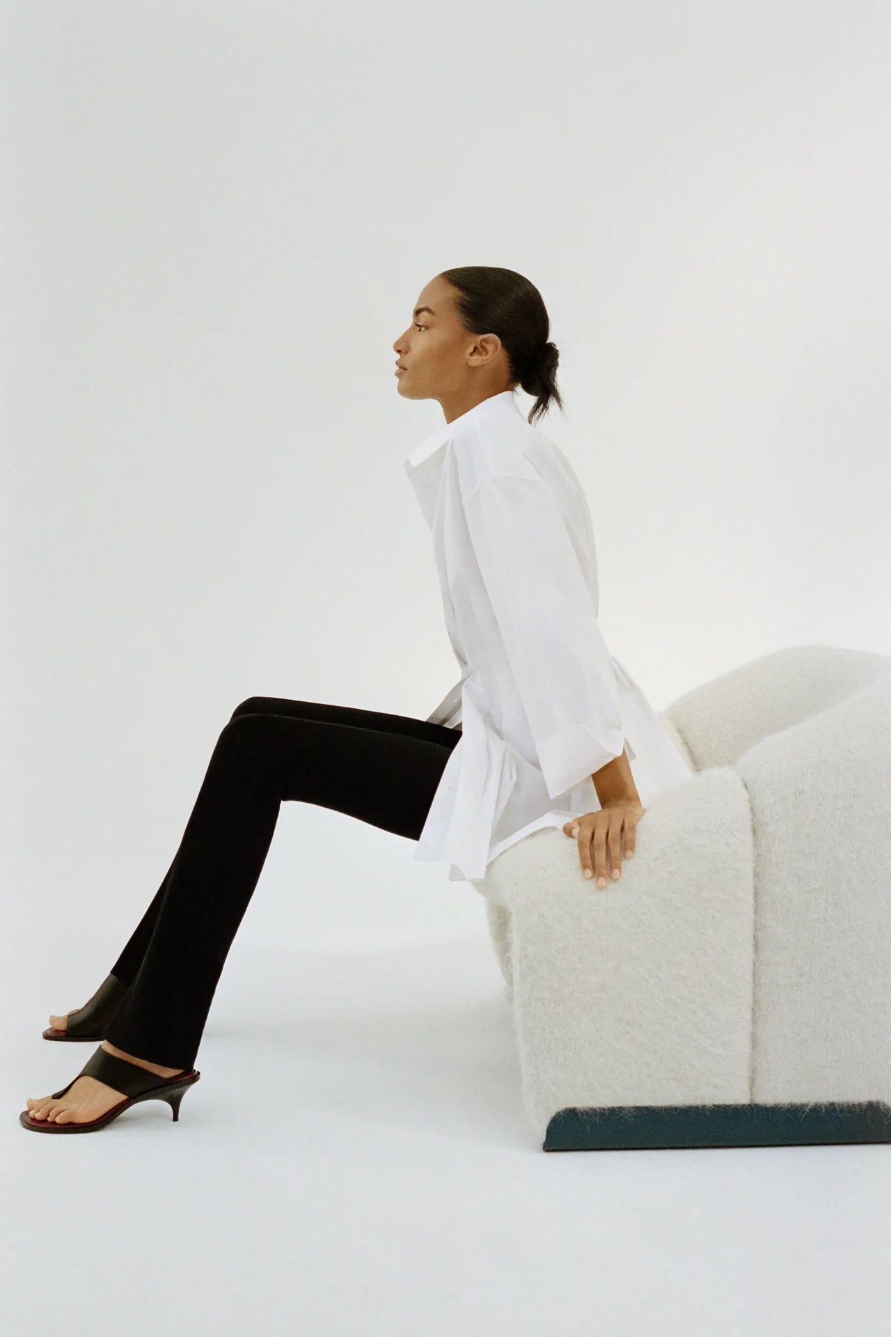 Estos son los leggins negros de Zara inspirados en la colección de Victoria Beckham