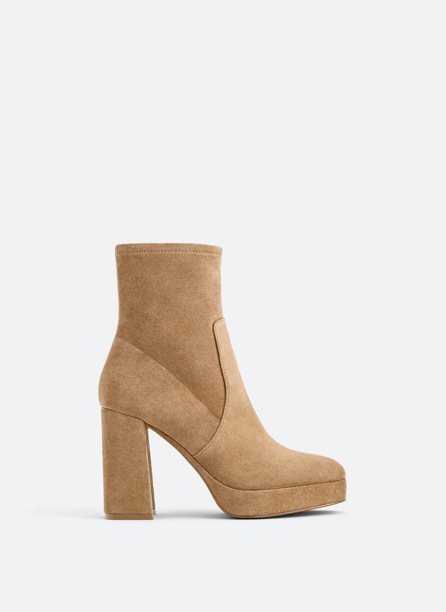 Los botines de piel de Uterqüe rebajados a menos de 60 euros que no te quitarás este otoño