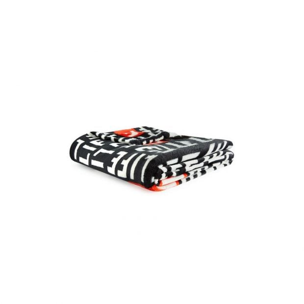 Las mantas de Primark por menos de 10 euros que calentarán las tardes de otoño