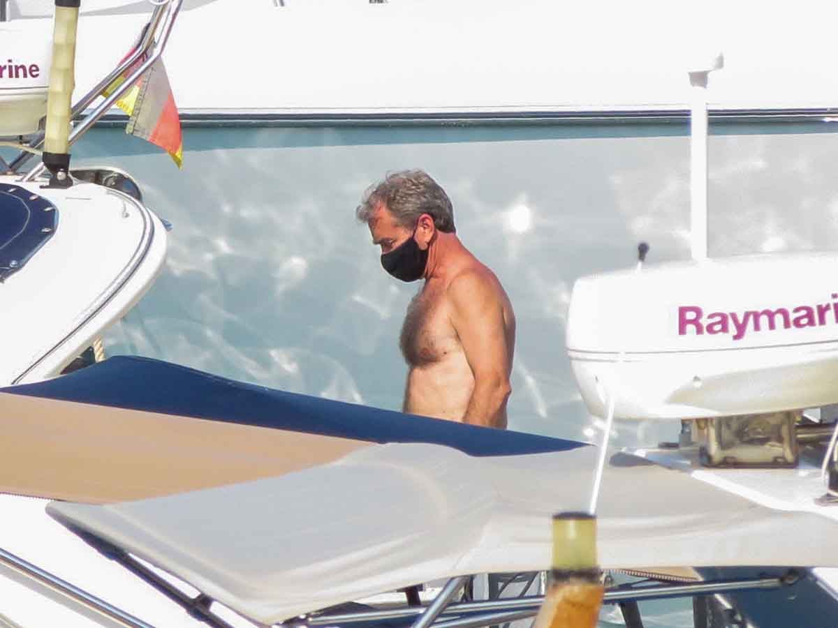 Fernando Sim&oacute;n durante su salida para bucear en Mallorca / GTRES