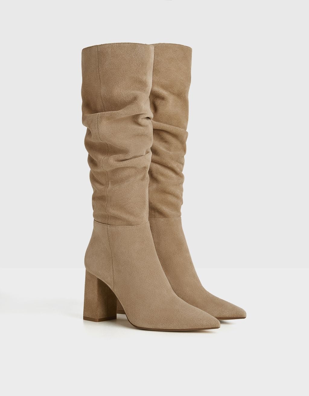 Bershka tiene las botas de piel de tacón más baratas y elegantes de esta temporada
