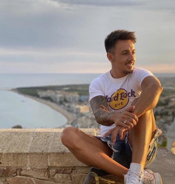 Cristian Jerez de 'La isla de las tentaciones' en el mirador de Blanes/Instagram @Cristianjerezz
