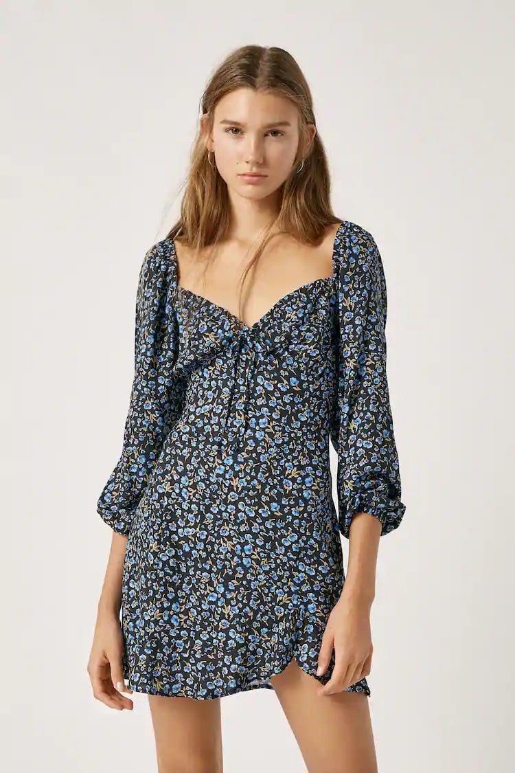 Mery Turiel nos enseña el total look de Pull&Bear que combina vestido con botas militares