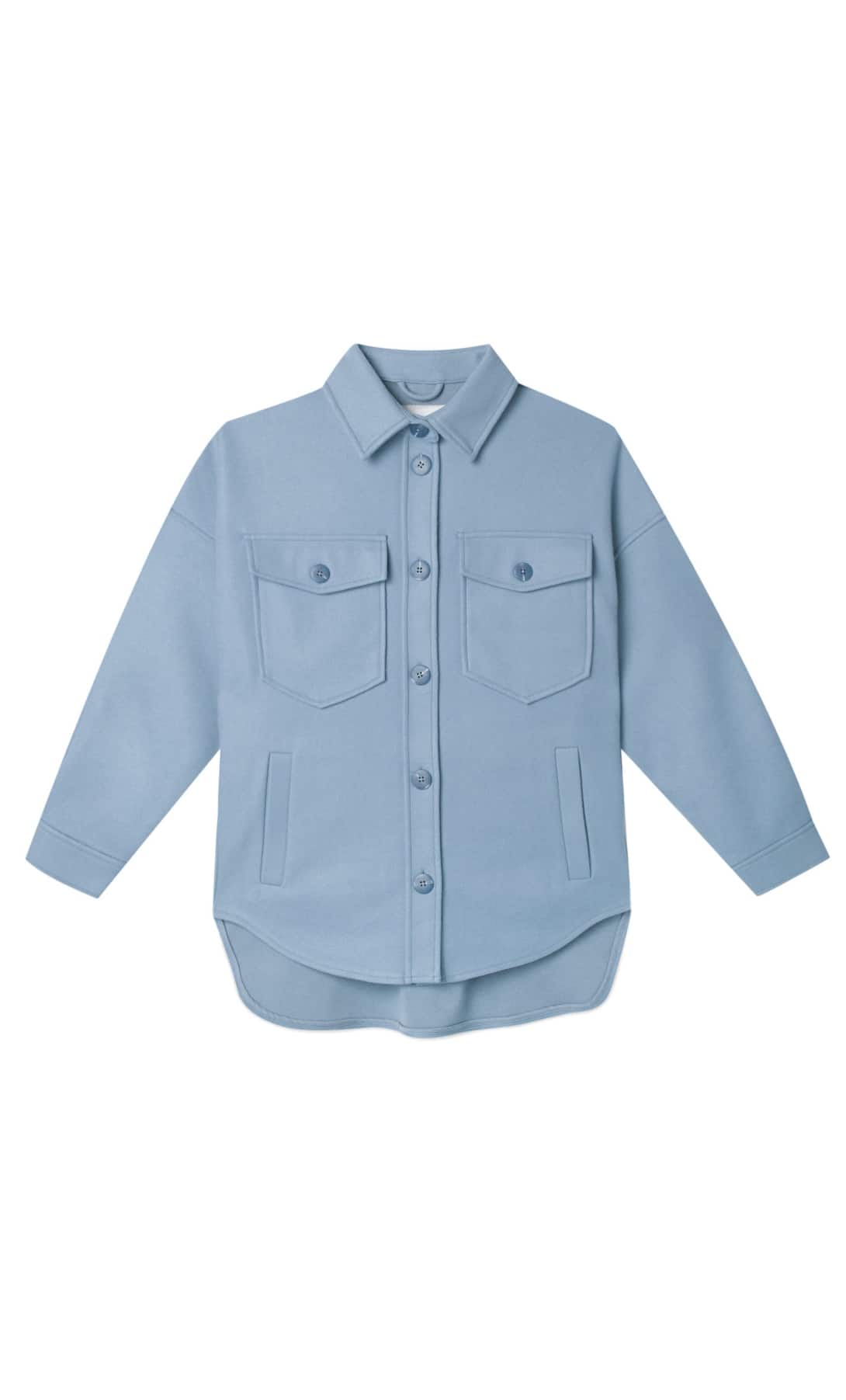 Paula Echevarr&iacute;a luce la sobrecamisa de Stradivarius m&aacute;s deseada de este oto&ntilde;o