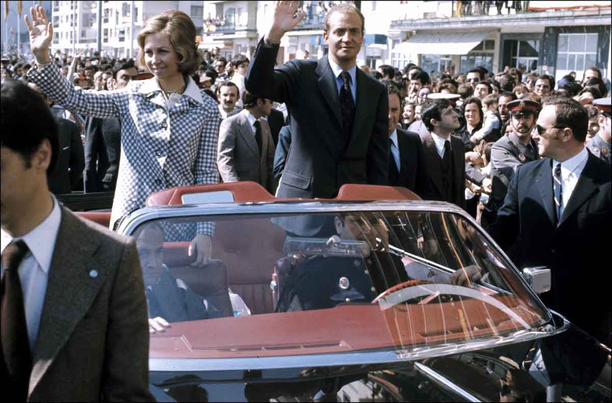 A pesar de lo que dicen algunas voces, la reina Sofía espera la vuelta de don Juan Carlos / GTRES