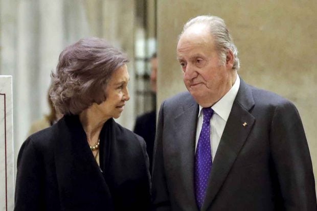 Don Juan Carlos y do&ntilde;a Sof&iacute;a en una imagen de archivo / GTRES