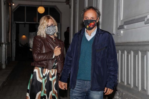 Arropada en todo momento de su marido, Narc&iacute;s Rebollo, Eugenia ha inaugurado su primera exposici&oacute;n de pintura/Gtres