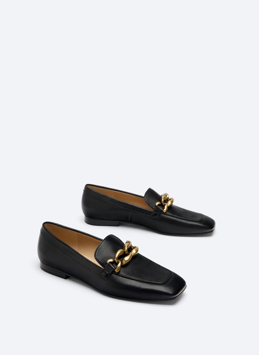 Estos mocasines de Uterqüe son la versión low cost de los favoritos de Letizia