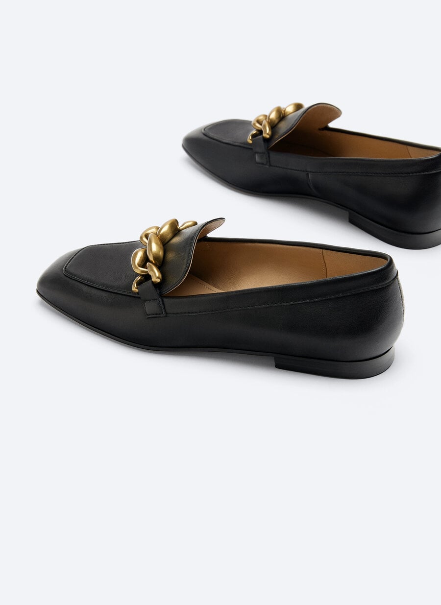Estos mocasines de Uterqüe son la versión low cost de los favoritos de Letizia