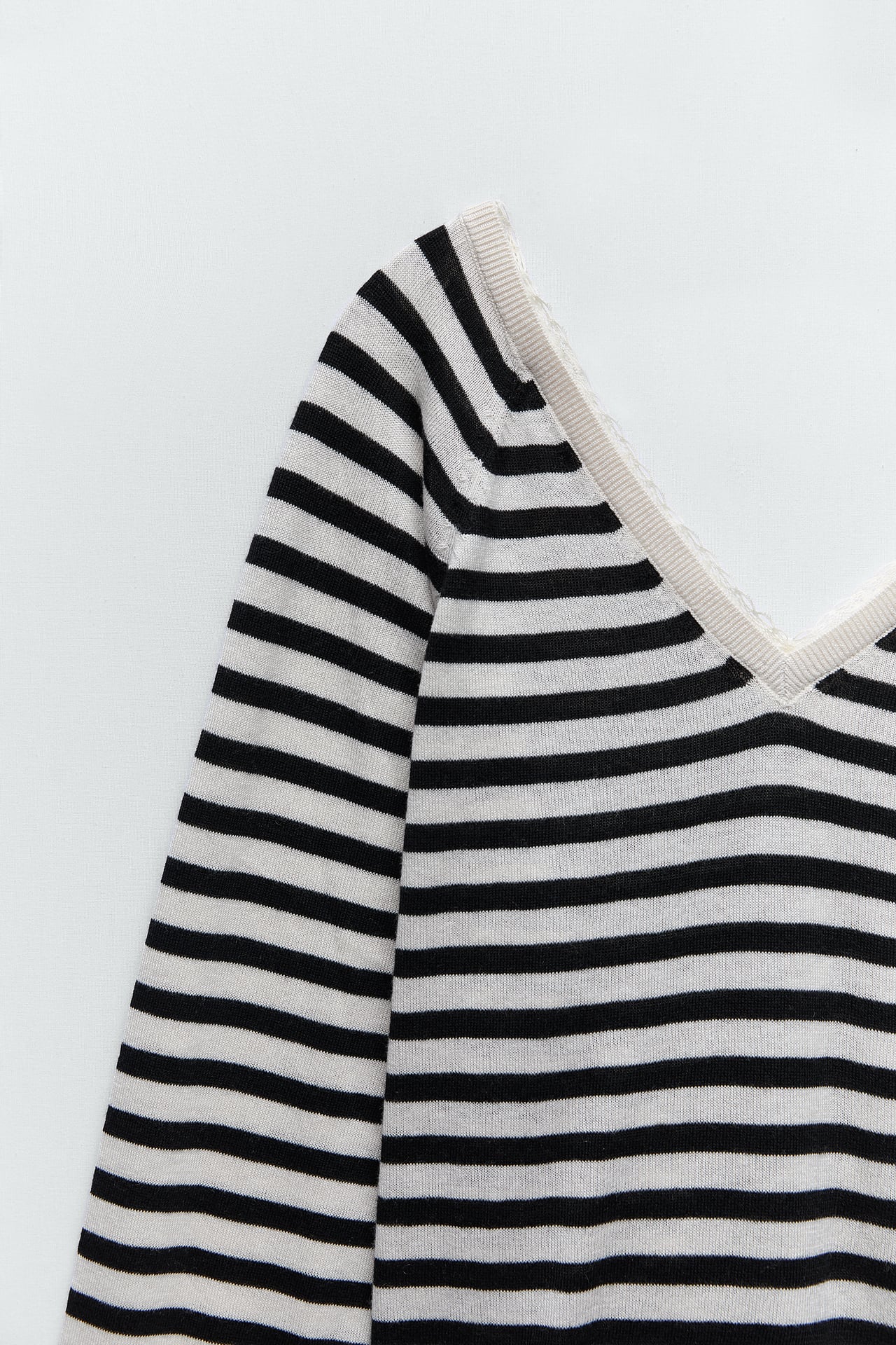 Tamara Falcó, cada vez más Preysler, deslumbra con un jersey de Zara de 22,95 euros