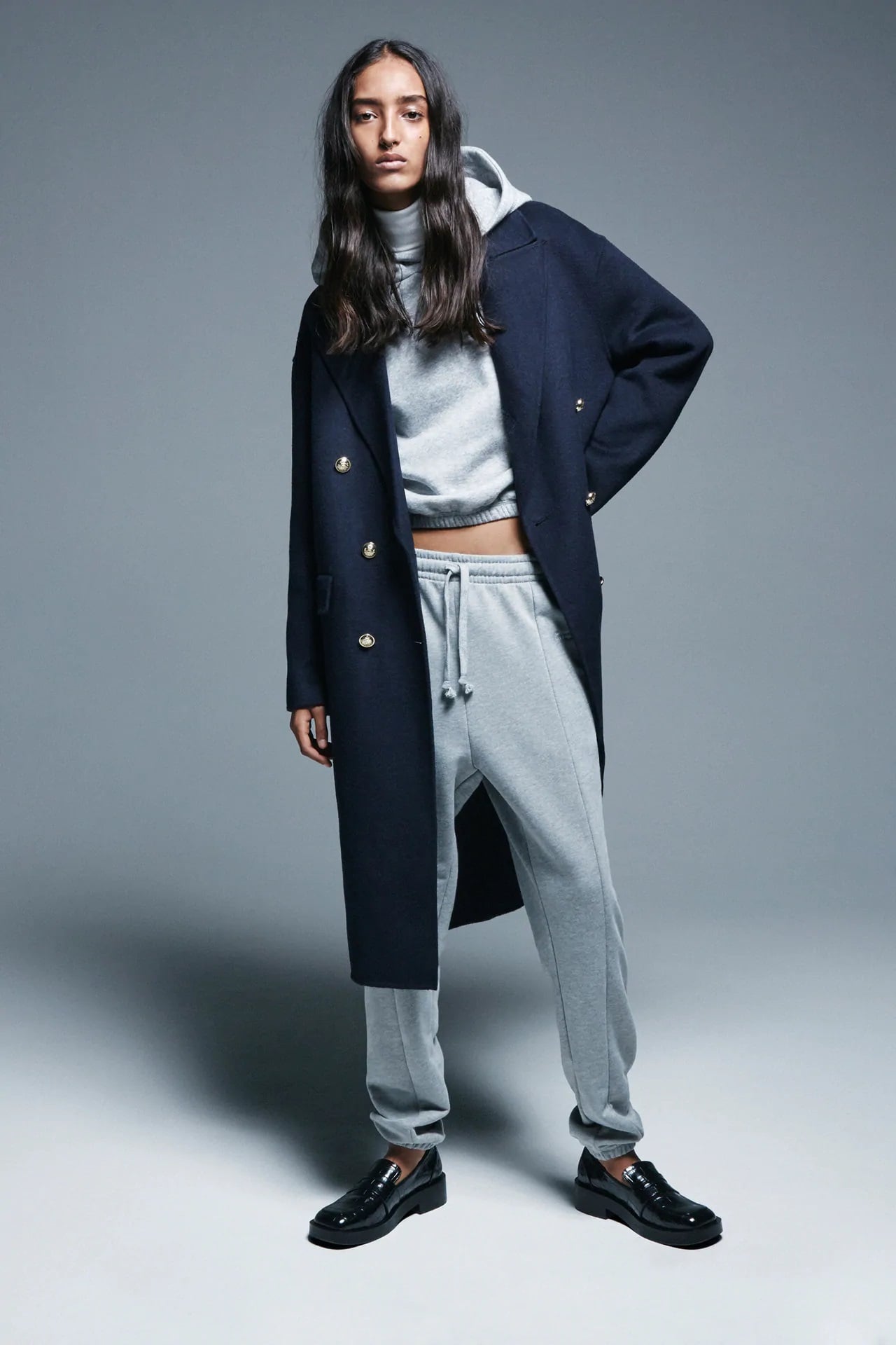 El gran chollo de Zara, un abrigo de lana cruzado con un descuento del 50%