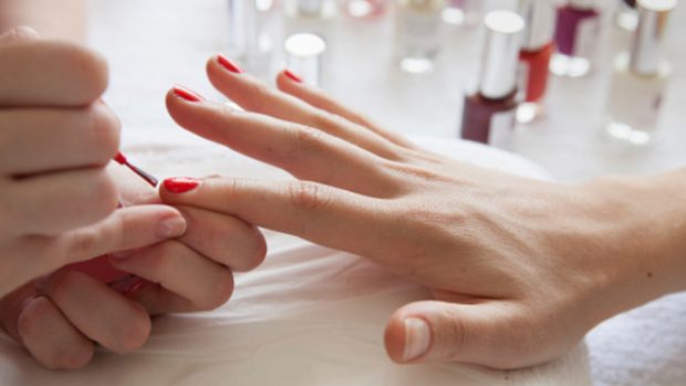 Estos son los seis colores de u&ntilde;as que son tendencia este invierno 2020