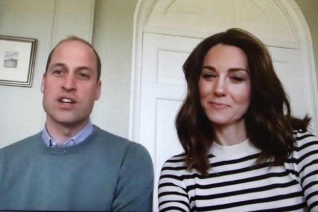 El pr&iacute;ncipe Guillermo y Kate Middleton en una videoconferencia./Gtres