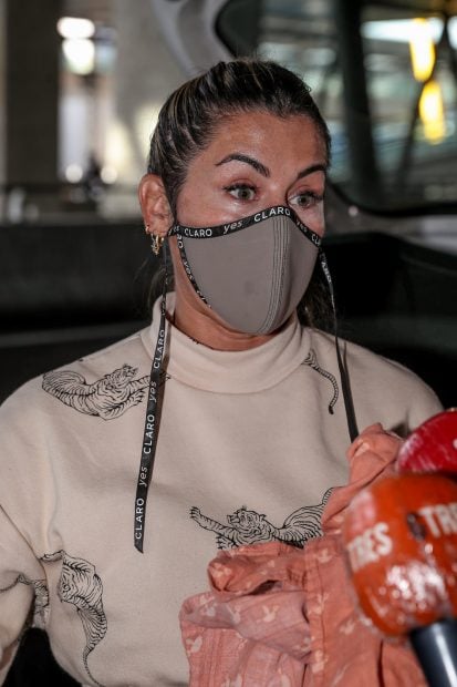 Elena Tablada en el aeropuerto Adolfo Suárez Barajas./Gtres