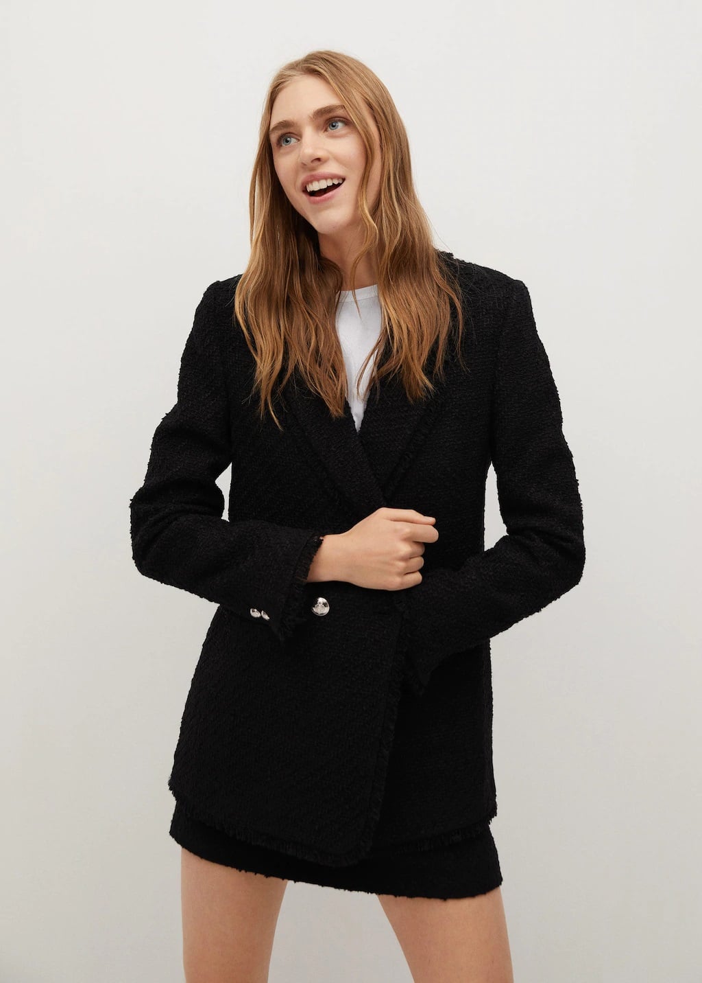 Paula Echevarría luce barriga con una chaqueta de Mango que marca tendencia