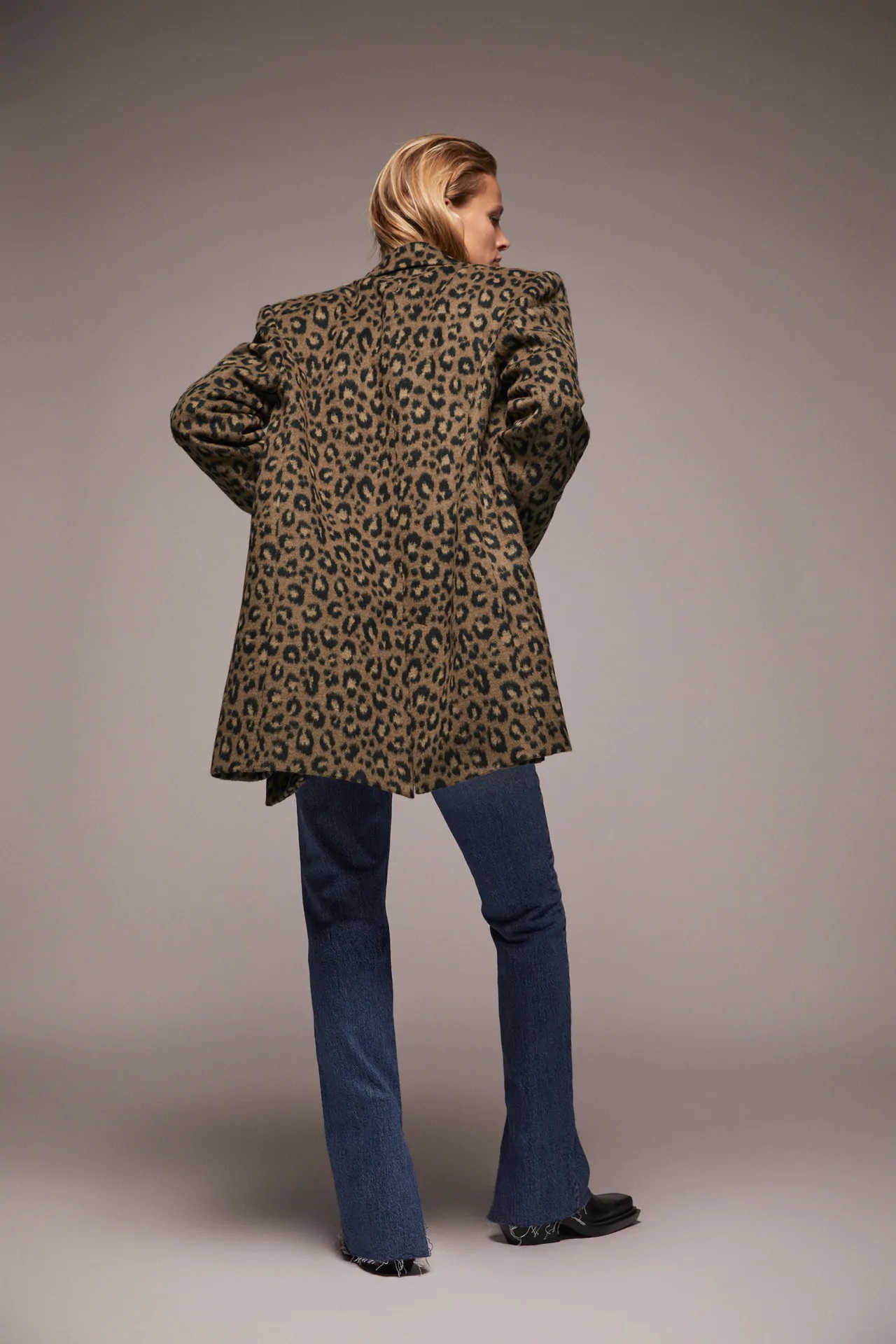 Zara: Este es el abrigo de animal print definitivo para este invierno