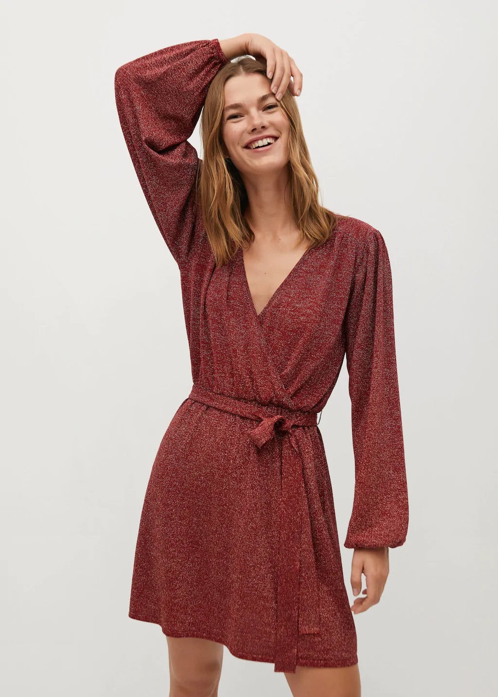 El vestido de Mango con el que desearás decir adiós a este 2020 este invierno