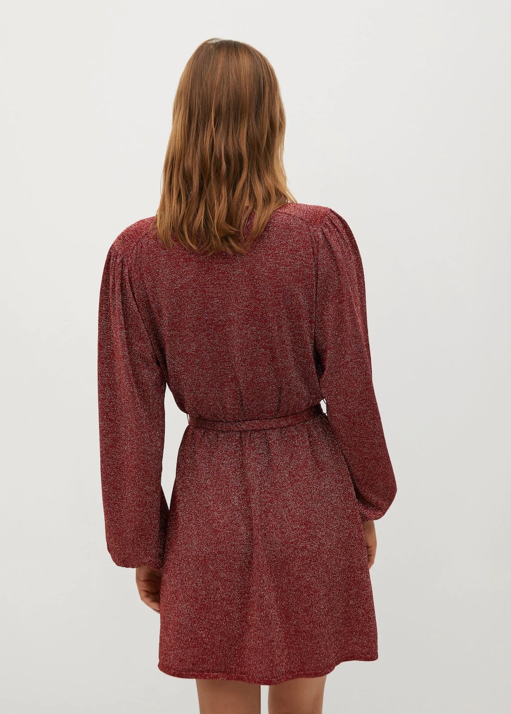 El vestido de Mango con el que desearás decir adiós a este 2020 este invierno