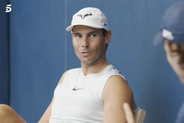 Rafa Nadal durante el programa de 'Mi casa es la tuya' presentado por Bert&iacute;n Osborne./Gtres