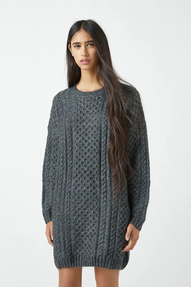 Maria Pombo en la recta final del embarazo luce el vestido de Pull&Bear que se adapta a cualquier talla