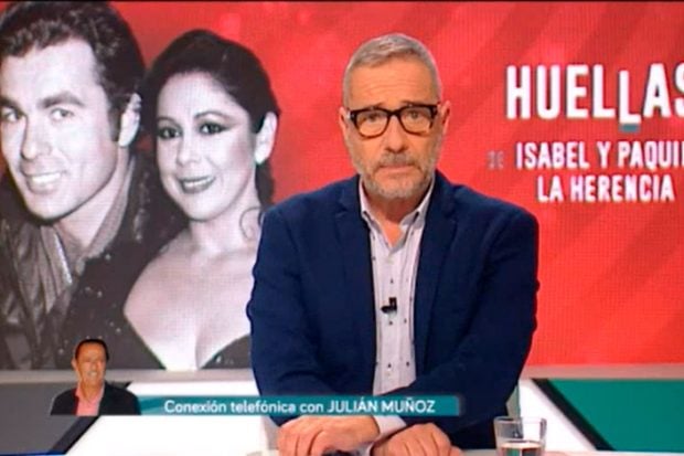 Julián Muñoz entró en directo en el programa 'Huellas' y confirmó que él también ha visto los objetos personales de 'Paquirri'/Telemadrid