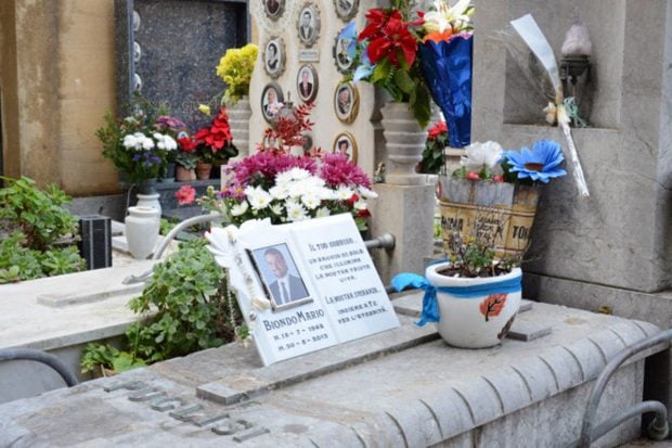 Tumba donde descansan los restos mortales de Mario Biondo./Gtres