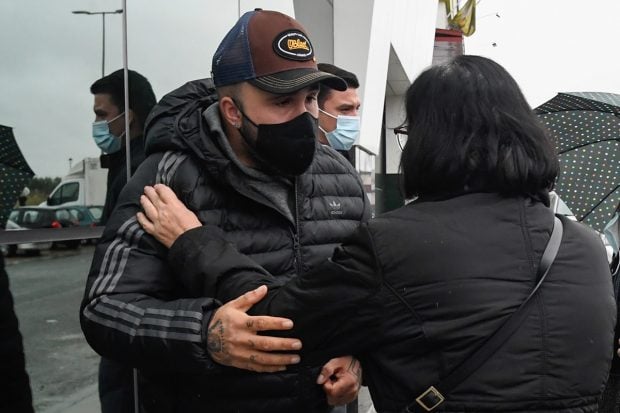 Kiko Rivera durante el velatorio de Manuel, el padre de Irene Rosales que ha tenido lugar en Sevilla./Gtres