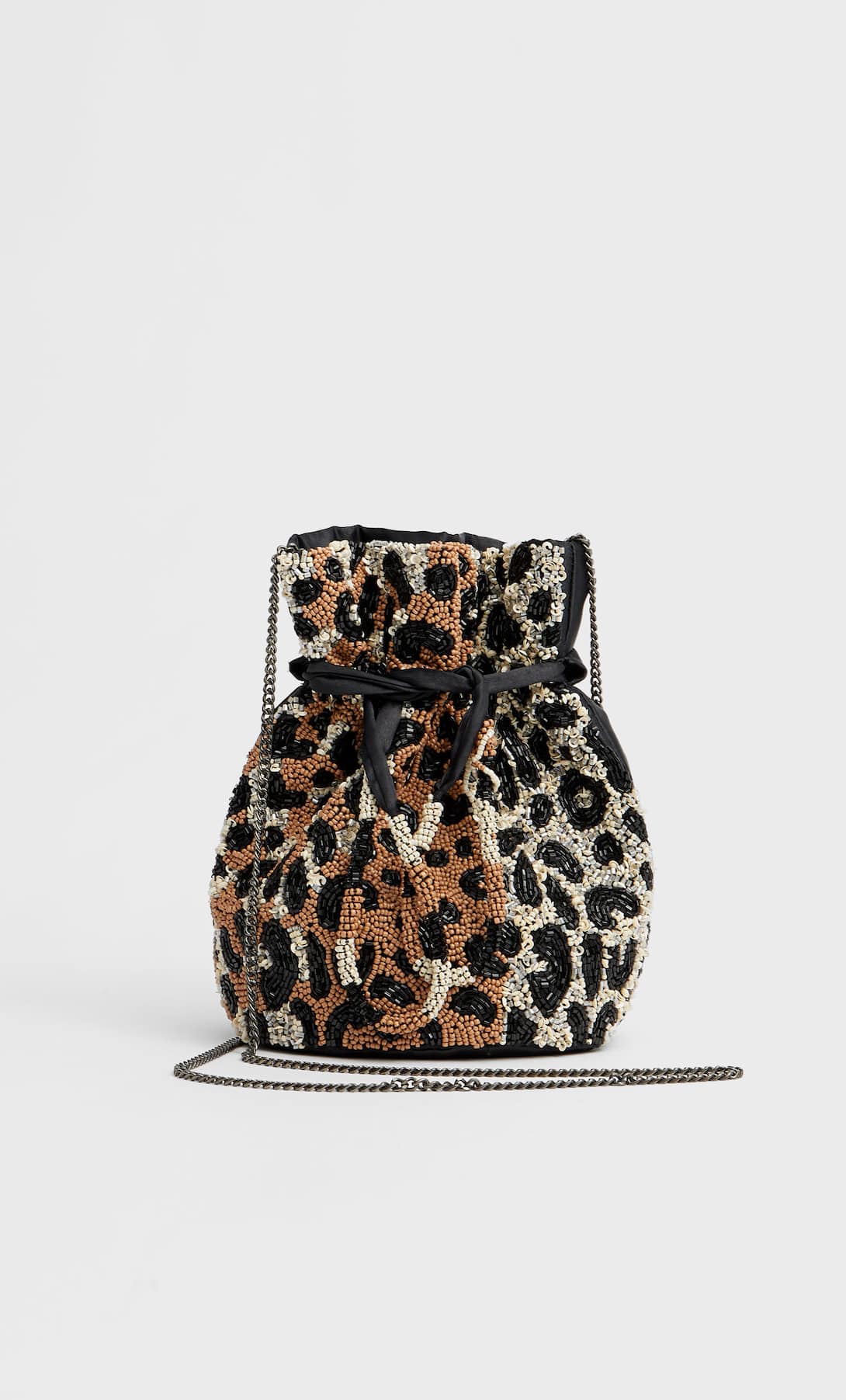 Estos son los mejores bolsos para regalar o regalarse de Stradivarius por menos de 20 euros