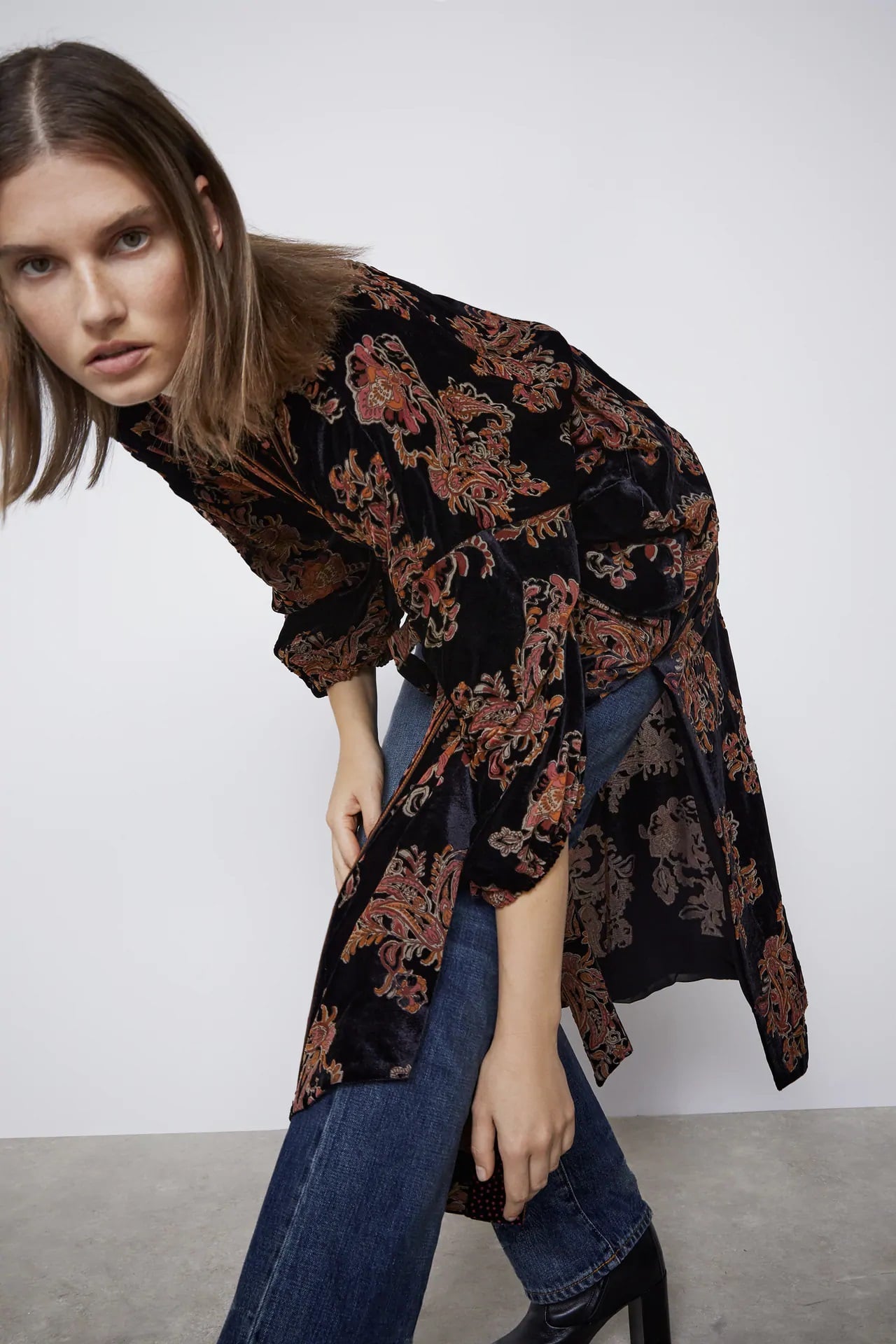 Este es el kimono de Zara m&aacute;s deseados estas Navidades 2020, a punto de agotarse