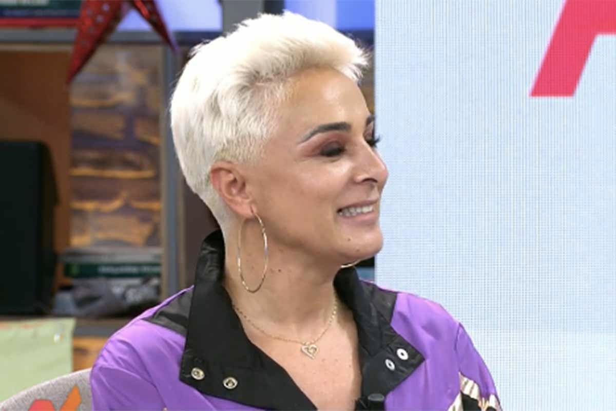 Ana María Aldón presume de nuevo look en 'Viva la vida'./Telecinco