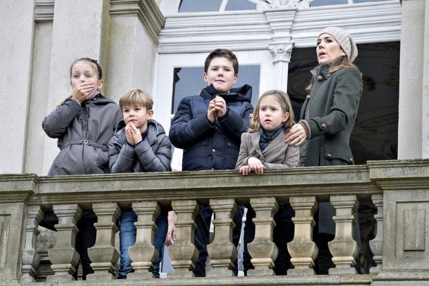 Mery de Dinamarca junto a los príncipes Christian y Vicente y las princesas Isabella y Josephine en una imagen de archivo./Gtres