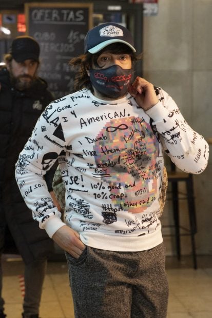 Rafael Amargo saliendo de la función 'Yerma'./Gtres