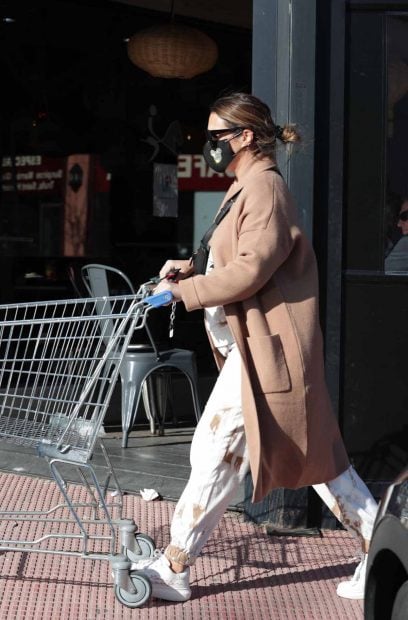 Paula Echevarr&iacute;a haciendo la compra en Madrid./Gtres