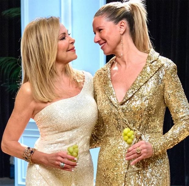 Anne Igartiburu y Ana Obreg&oacute;n en plena promoci&oacute;n de las Campanadas 2020./Instagram ana_obregon_oficial