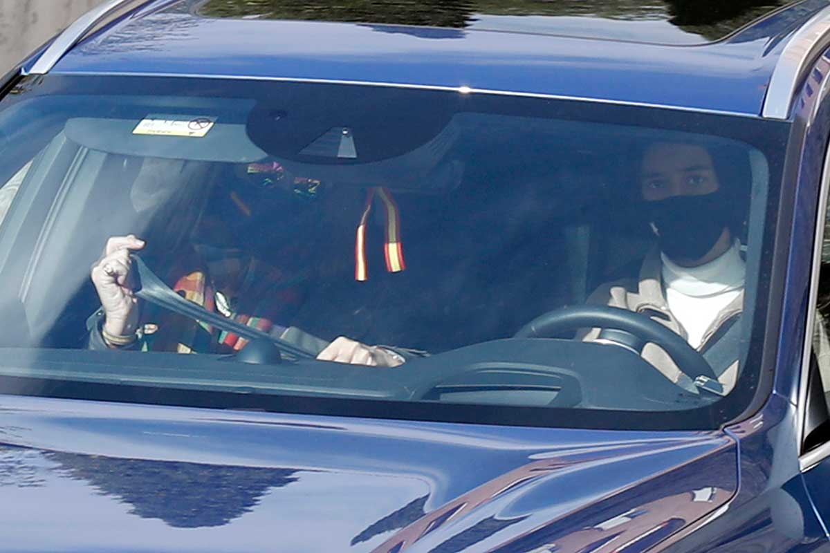 Victoria conduc&iacute;a el veh&iacute;culo de la infanta Elena, mientras Felipe permanec&iacute;a en el asiento de atr&aacute;s / Gtres