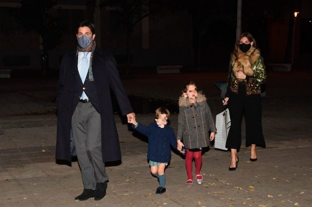 Francisco Rivera y Lourdes Montes junto a sus hijos en Sevilla./Gtres