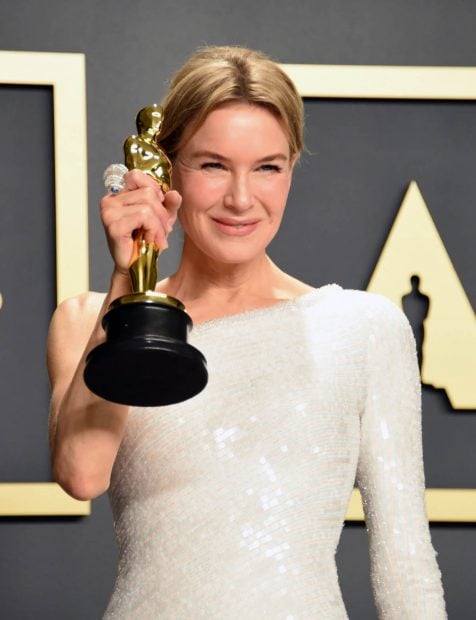 Renee Zellweger sujeta su Oscar / Gtres