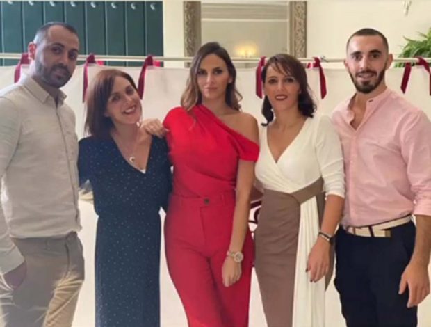 Irene Rosales y sus hermanos
