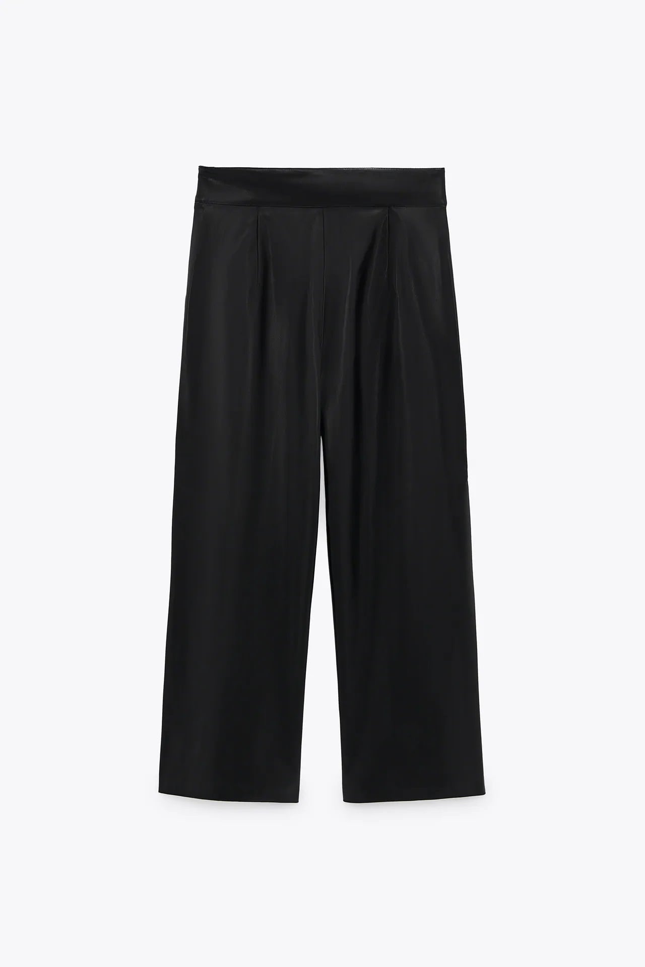 Núria Roca triunfa con unos pantalones de Zara que enamoraron a la reina Letizia