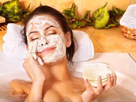 Algunas falsas lecciones de la cosm&eacute;tica natural que debes saber