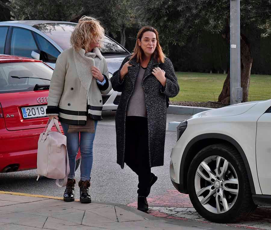 To&ntilde;i Moreno a su llegada al hospital donde ha nacido la peque&ntilde;a Lola / GTRES