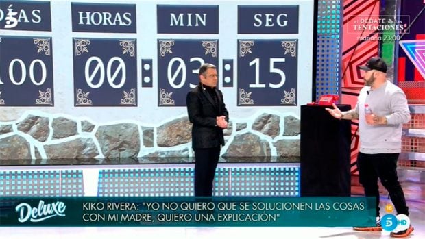 Kiko Rivera y Jorge Javier V&aacute;zquez, con un contador detr&aacute;s de los d&iacute;as que llevan Kiko y su madre sin hablarse / Mediaset