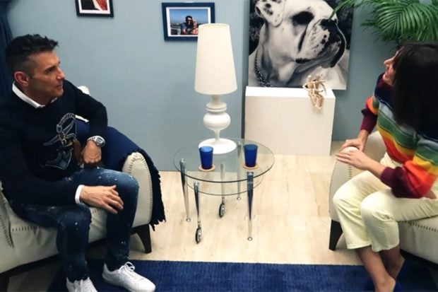 Jes&uacute;s V&aacute;zquez entrevistando a Nagore Robles./Mtmad