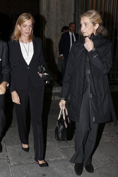 La infanta Cristina y la infanta Elena en una imagen de archivo./Gtres