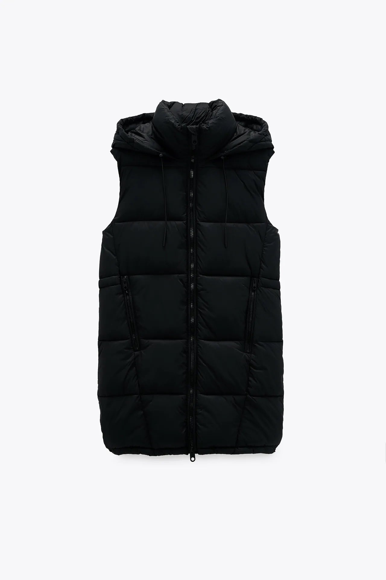 Empieza la nueva era de los chalecos acolchados en Zara