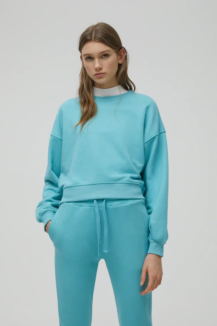 Pull&Bear tiene el pack de sudadera y jogger ideal para hacer ejercicio o teletrabajar